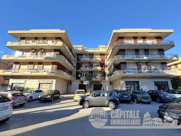 appartamento in vendita a Roma in zona Tor de' Cenci