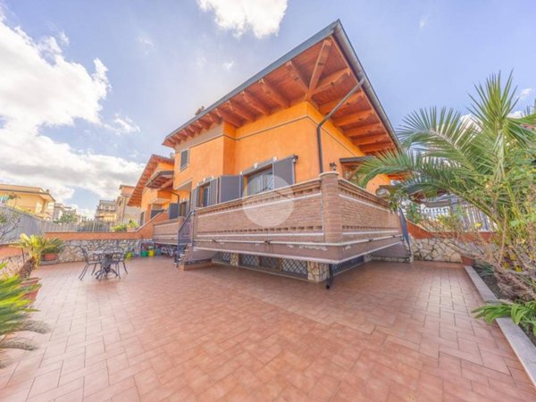 casa indipendente in vendita a Roma in zona Lunghezza