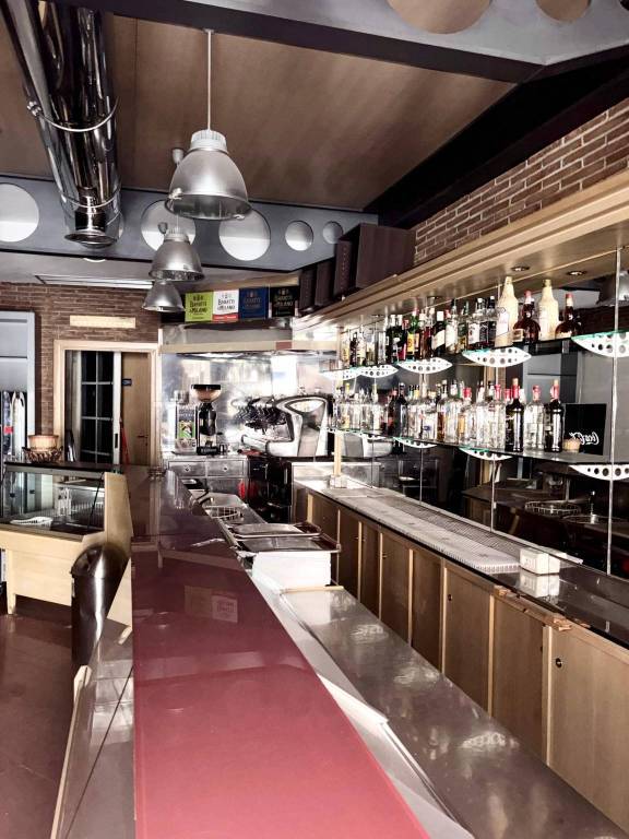 negozio in vendita a Roma in zona Rione Monti/Campitelli