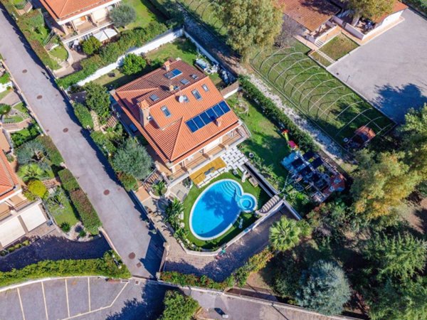 casa indipendente in vendita a Roma in zona Trigoria
