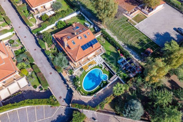 casa indipendente in vendita a Roma in zona Trigoria