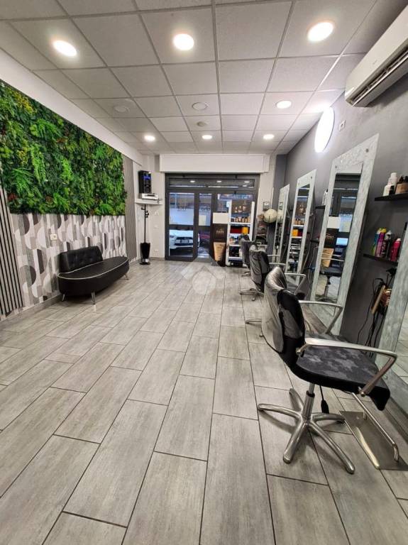 negozio in vendita a Roma in zona Prenestino-Labicano