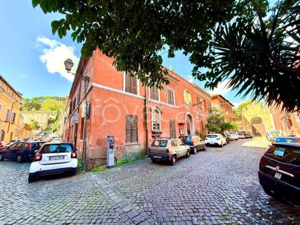 appartamento in vendita a Roma in zona Trastevere