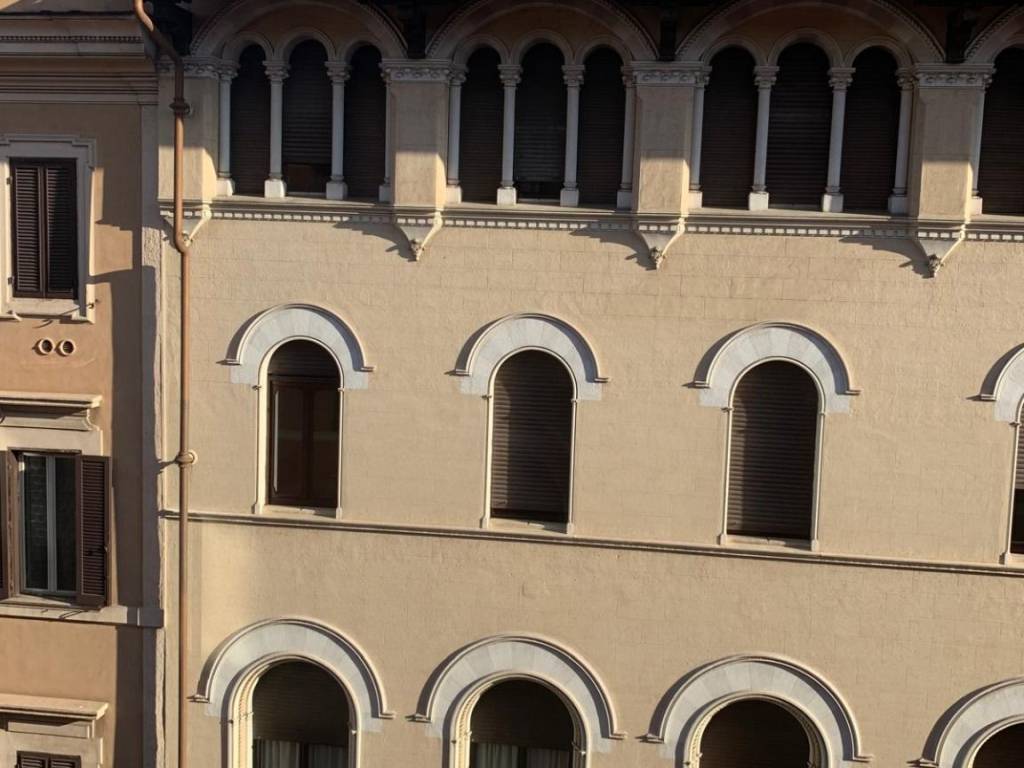 intera palazzina in vendita a Roma in zona Parioli