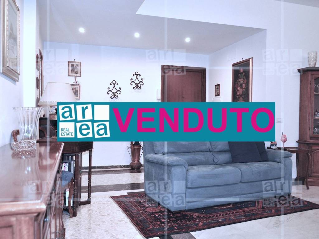 appartamento in vendita a Roma in zona Ardeatino