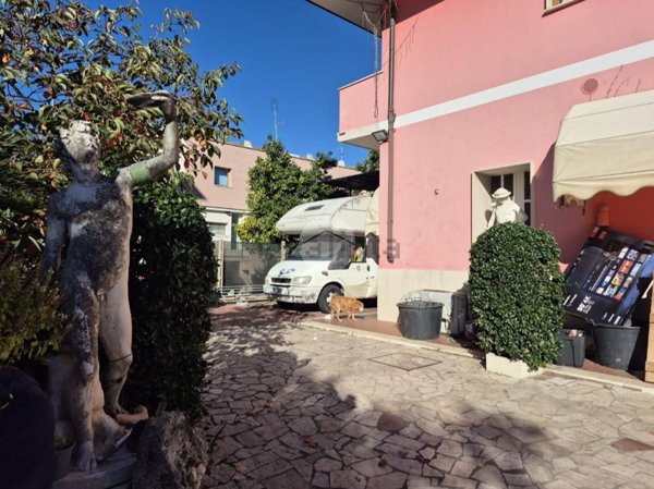 appartamento in vendita a Roma in zona Massimina/Casal Lumbroso