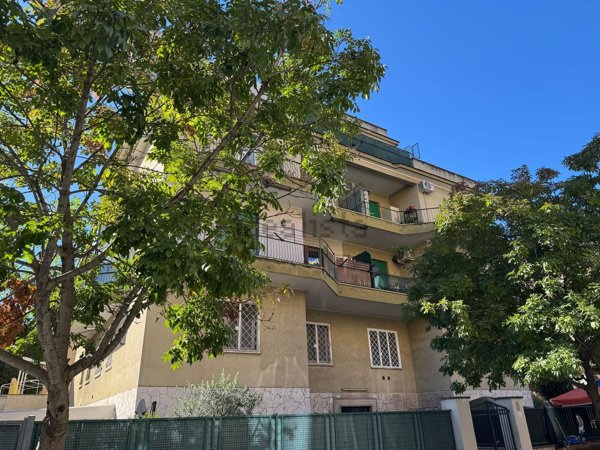 appartamento in vendita a Roma in zona Appio Claudio