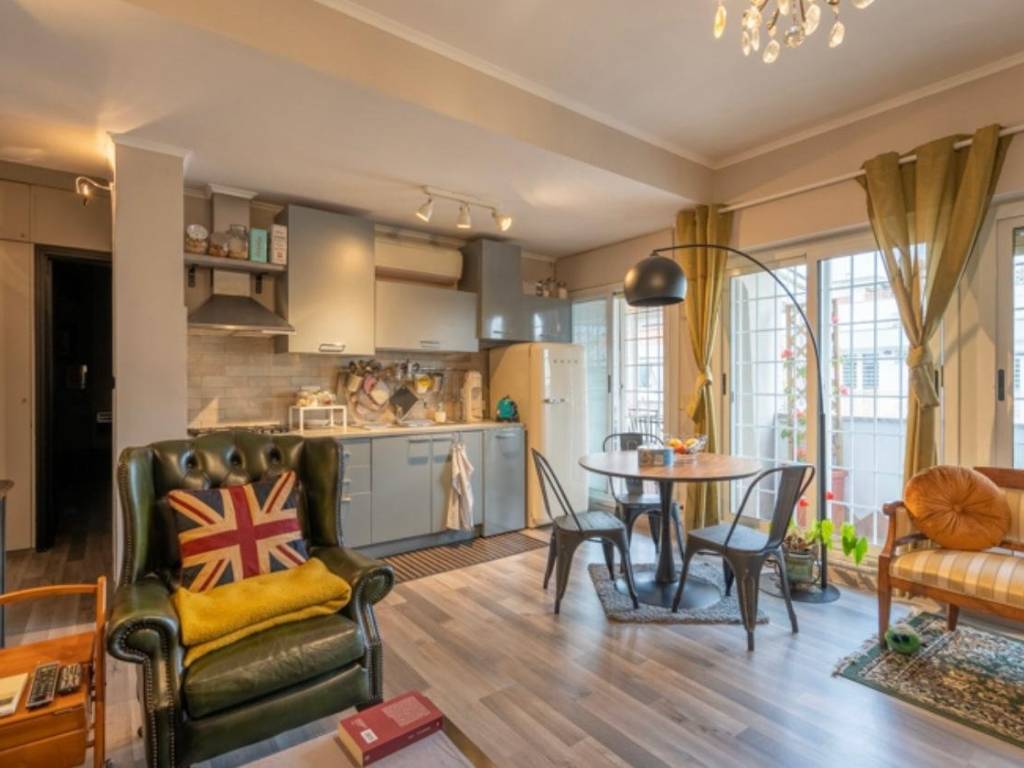 appartamento in vendita a Roma in zona Gianicolense