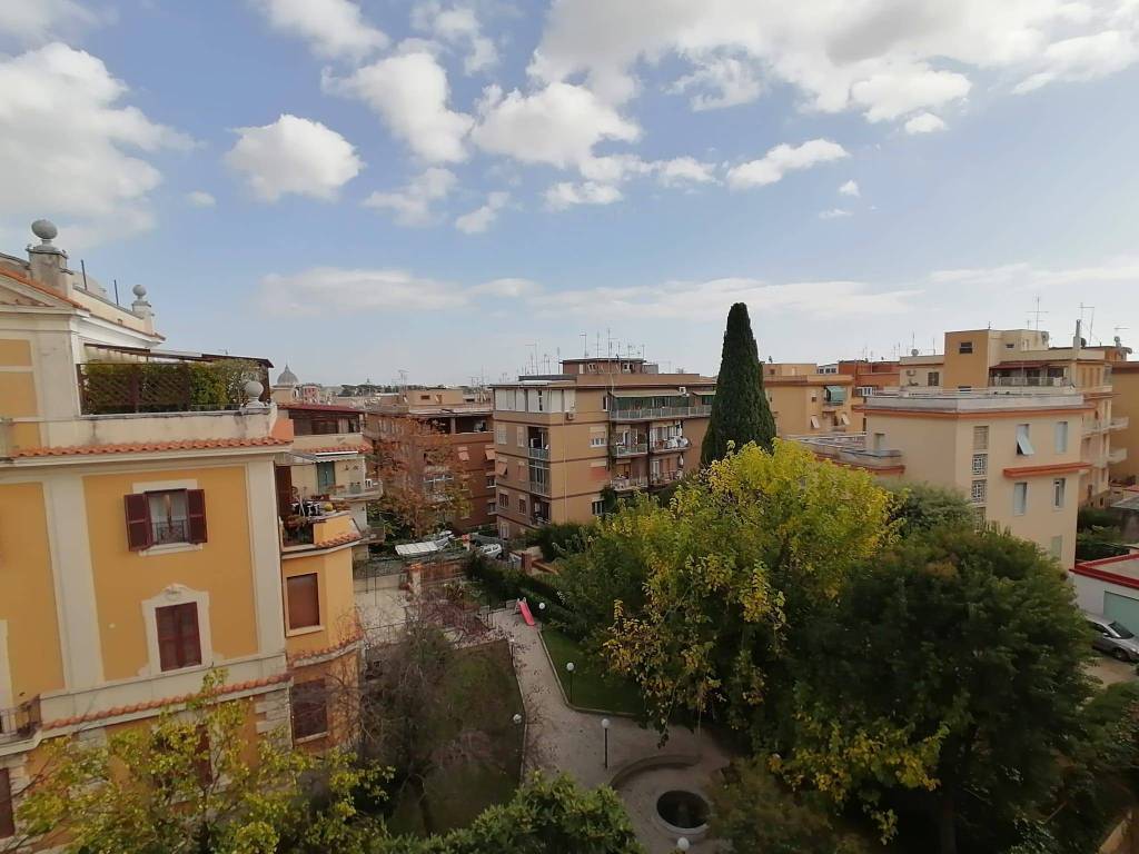appartamento in vendita a Roma in zona Aurelio