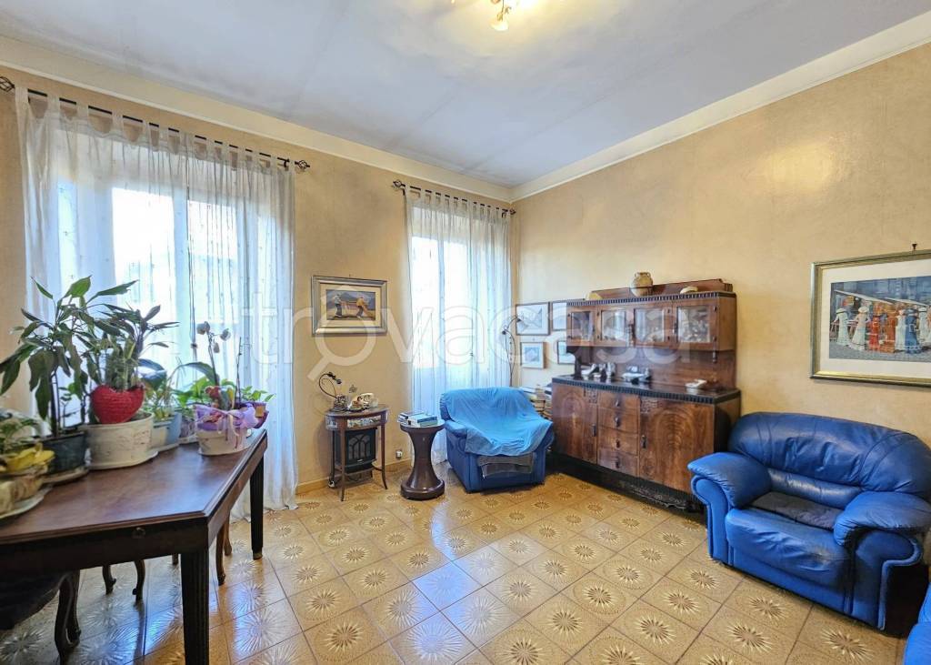 appartamento in vendita a Roma in zona Appio Latino