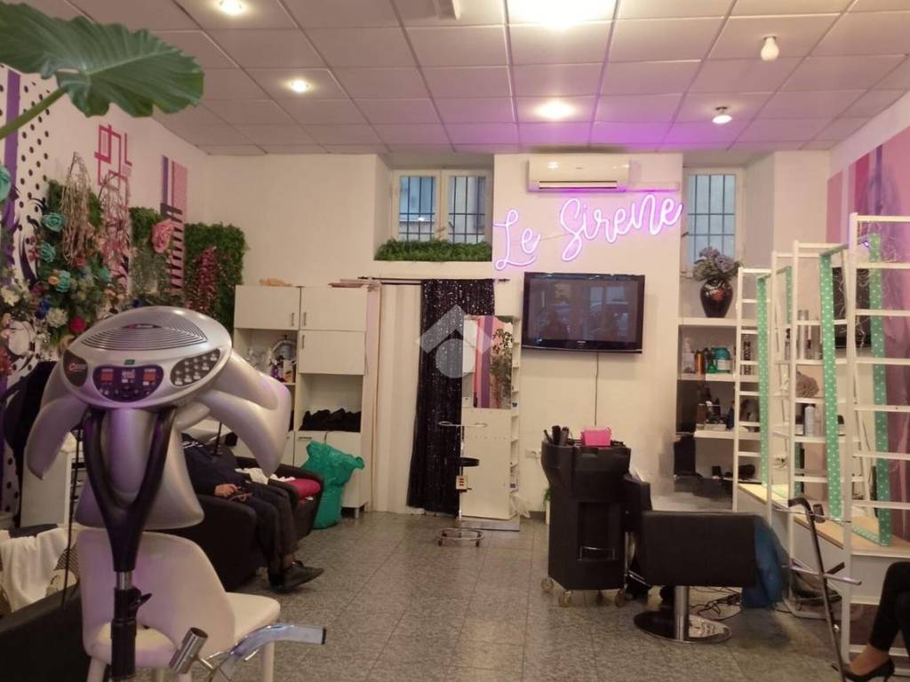 negozio in vendita a Roma in zona Appio Latino