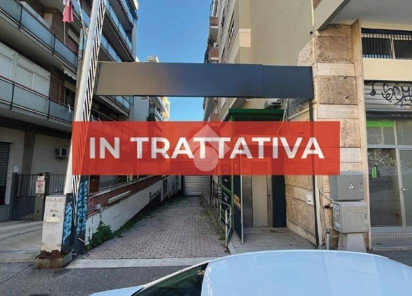 negozio in vendita a Roma in zona Appio Latino