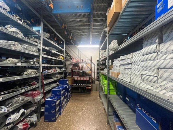 negozio in vendita a Roma in zona Appio Latino