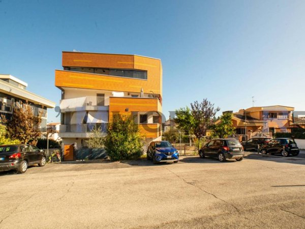 appartamento in vendita a Roma in zona Finocchio
