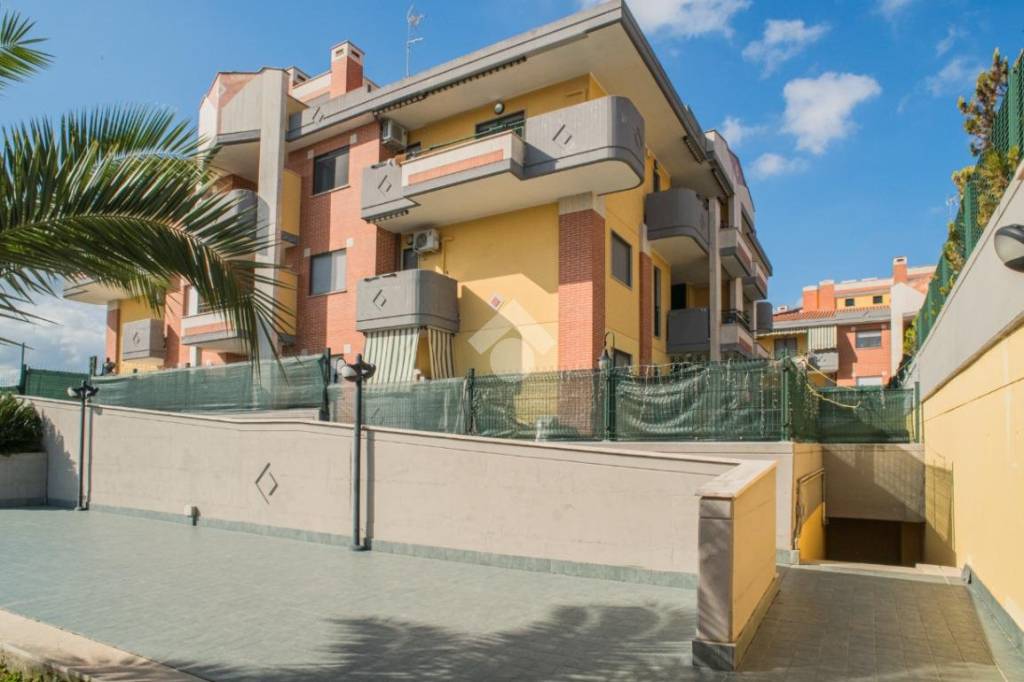 appartamento in vendita a Roma in zona Massimina/Casal Lumbroso