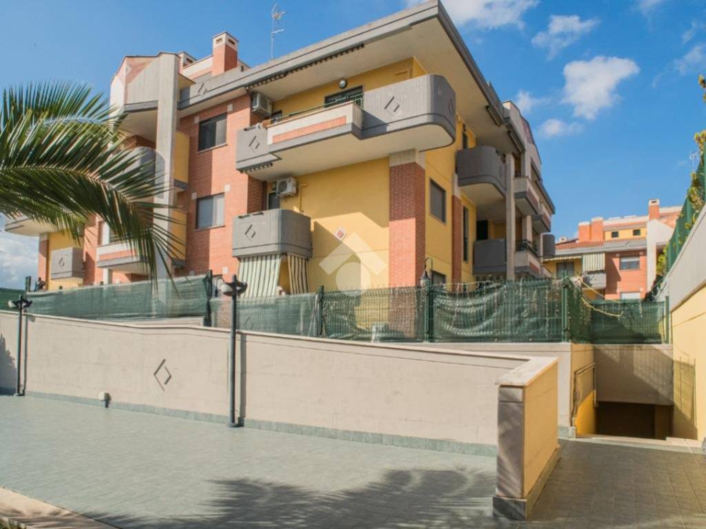 appartamento in vendita a Roma in zona Massimina/Casal Lumbroso