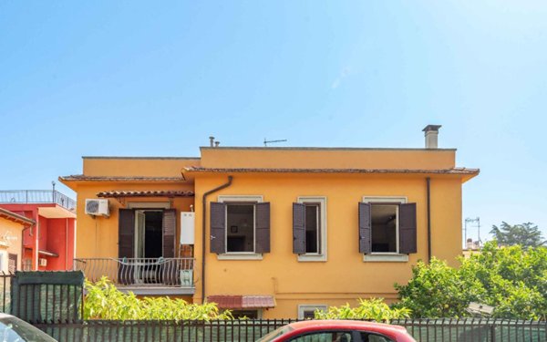 appartamento in vendita a Roma in zona Osteria del Curato