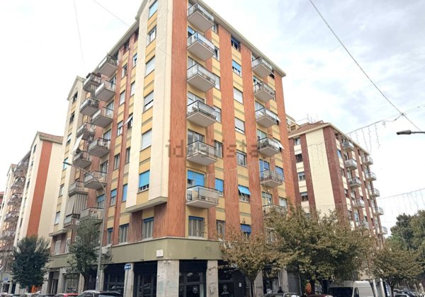 appartamento in vendita a Roma in zona Appio Latino
