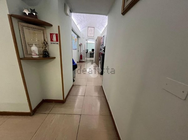 locale commerciale in vendita a Roma in zona Esquilino