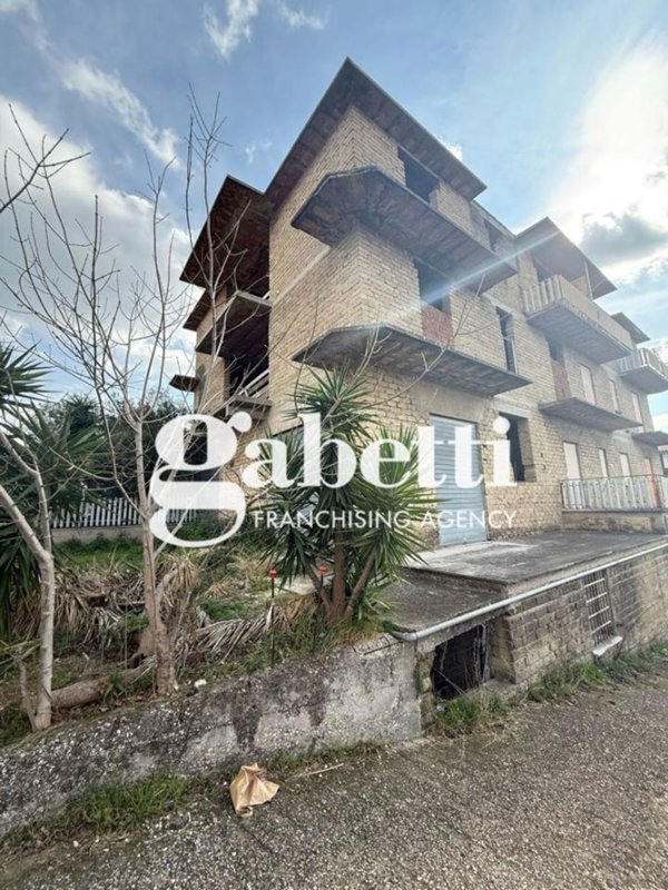 appartamento in vendita a Roma in zona Finocchio