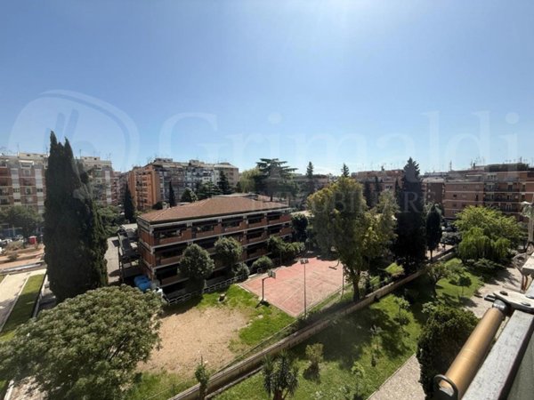 appartamento in vendita a Roma in zona Portuense