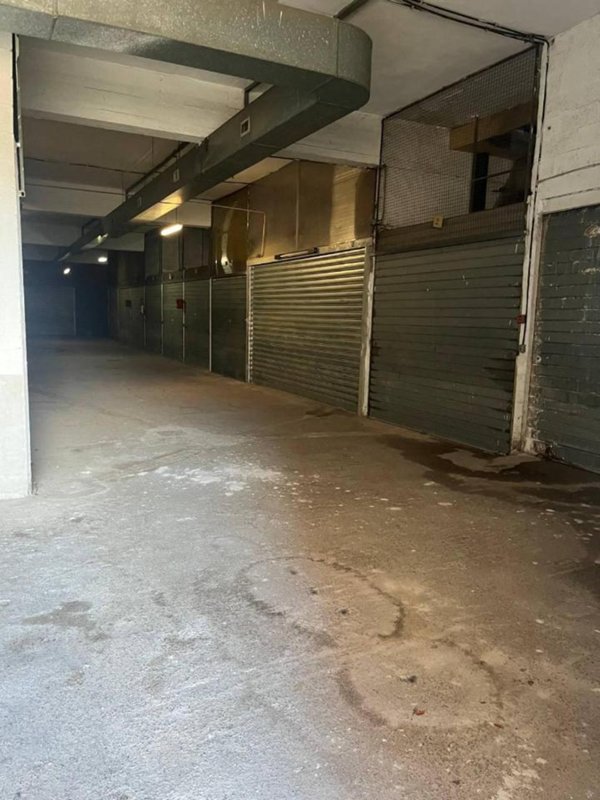 negozio in vendita a Roma in zona Appio Claudio