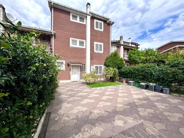 casa indipendente in vendita a Roma in zona Acilia
