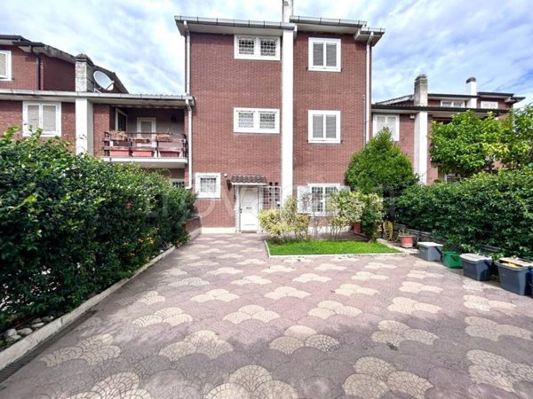 casa indipendente in vendita a Roma in zona Acilia