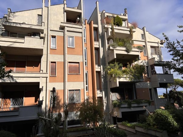 appartamento in vendita a Roma in zona Della Vittoria