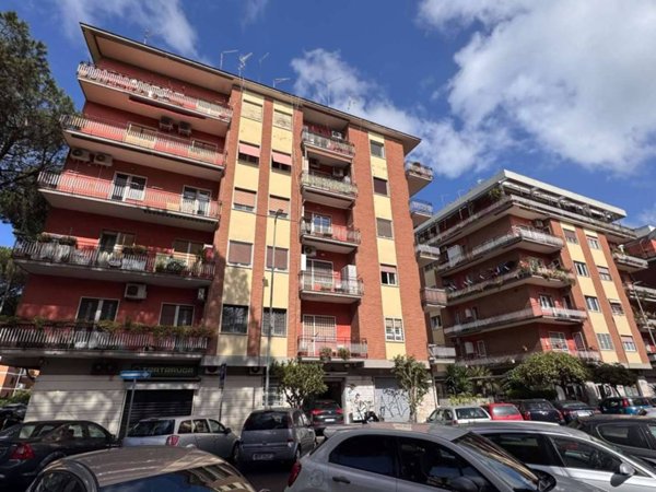 appartamento in vendita a Roma in zona Castel Fusano