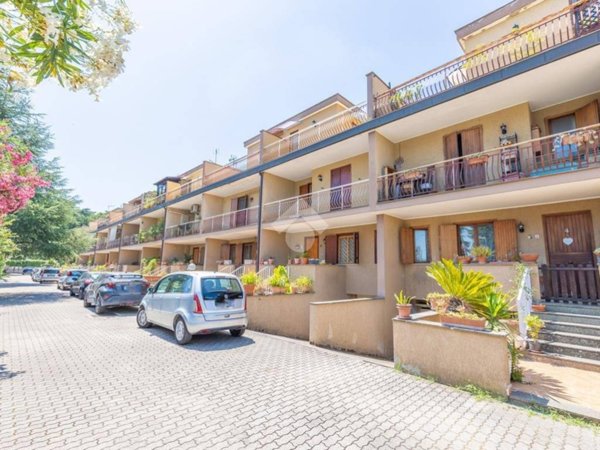 casa indipendente in vendita a Roma in zona Romanina