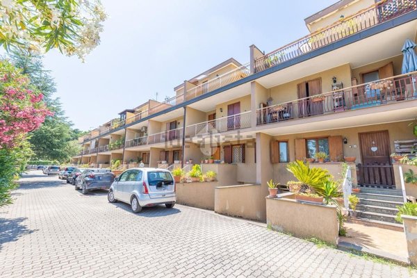 casa indipendente in vendita a Roma in zona Casal Morena