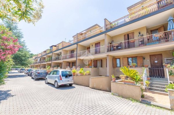 casa indipendente in vendita a Roma in zona Casal Morena