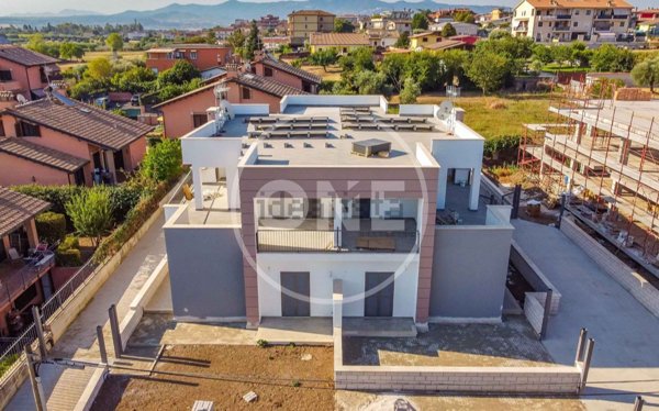 casa semindipendente in vendita a Roma in zona Castelverde