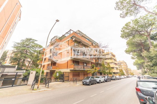 appartamento in vendita a Roma in zona Ardeatino