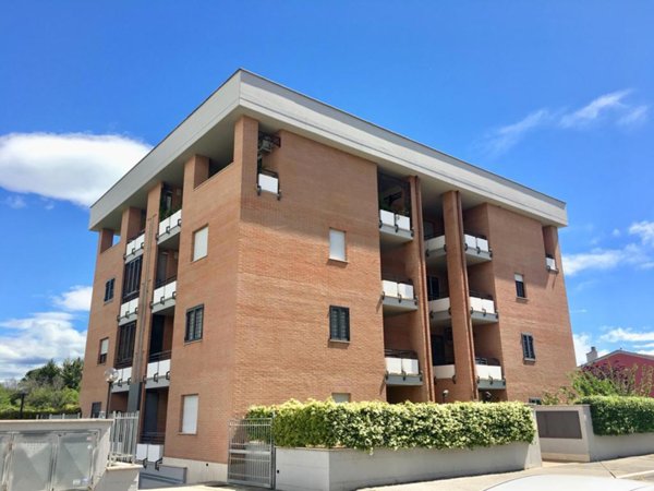 appartamento in vendita a Roma in zona Settecamini