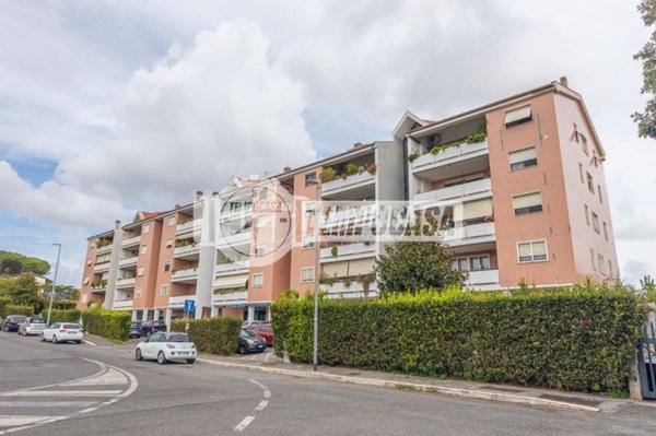 appartamento in vendita a Roma in zona Corviale