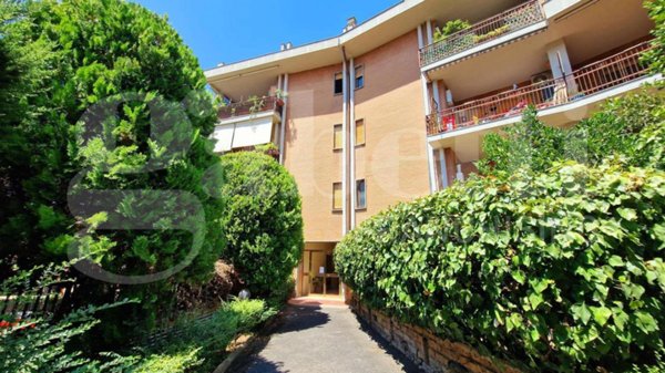 appartamento in vendita a Roma in zona Torrione Cerquetta