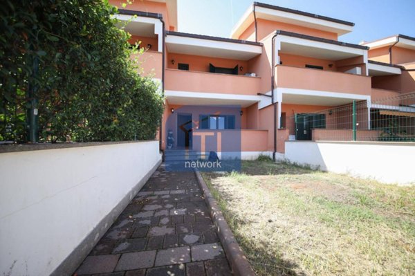 appartamento in vendita a Roma in zona Longarina