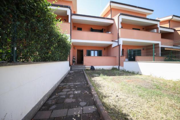 appartamento in vendita a Roma in zona Longarina