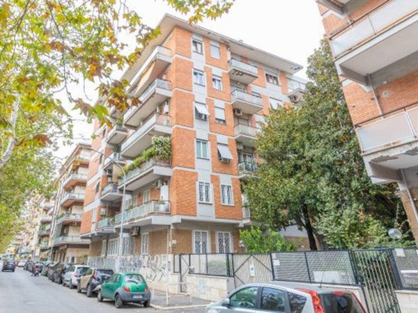 appartamento in vendita a Roma in zona Appio Claudio