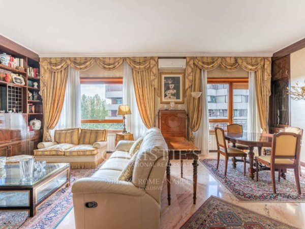 appartamento in vendita a Roma in zona Ardeatino