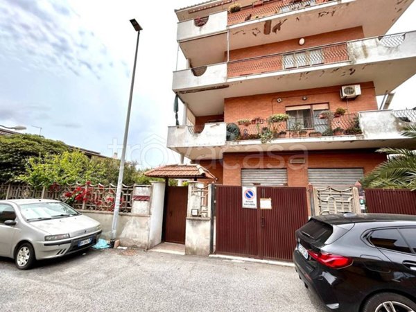 appartamento in vendita a Roma in zona Acilia