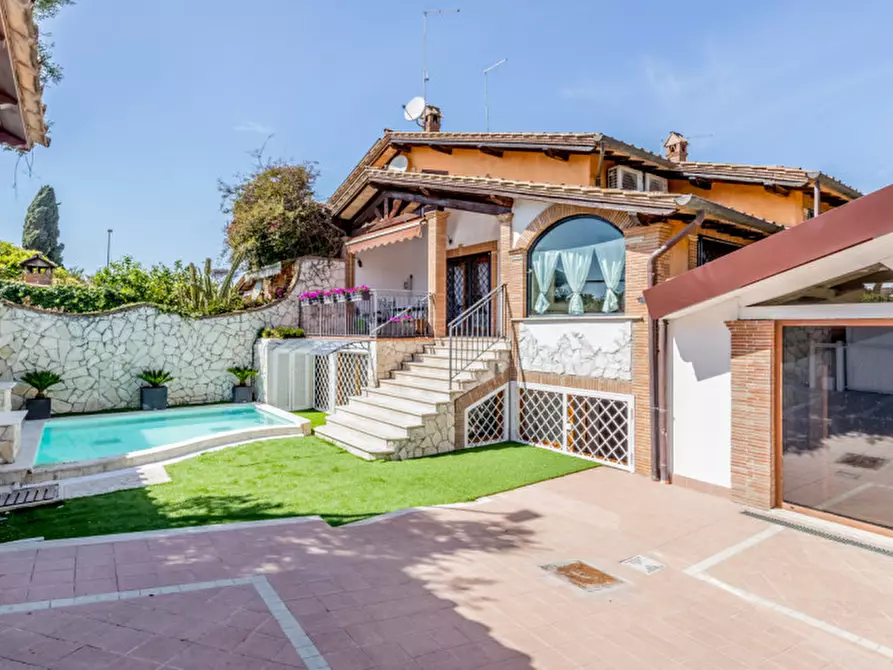 casa indipendente in vendita a Roma in zona Infernetto