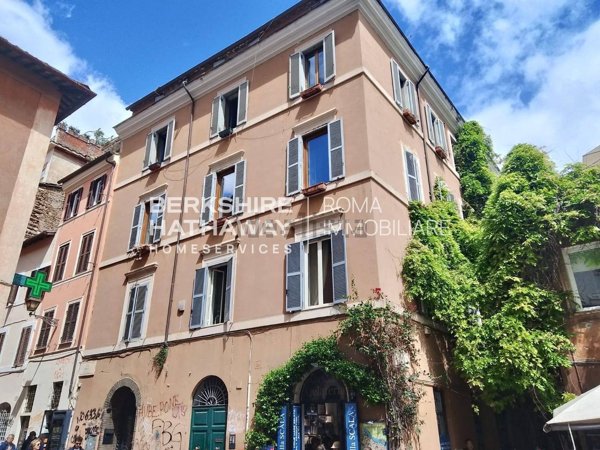 appartamento in vendita a Roma in zona Trastevere