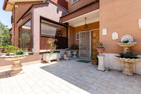 casa indipendente in vendita a Roma in zona Casal Morena