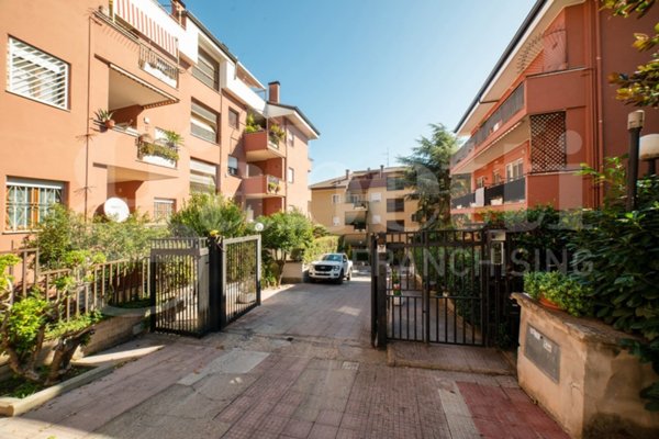 appartamento in vendita a Roma in zona Mostacciano