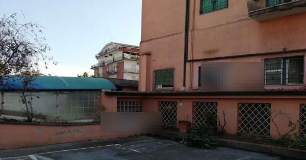 locale commerciale in vendita a Roma in zona Prenestino-Labicano