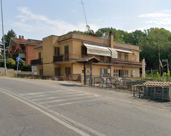 appartamento in vendita a Roma in zona Spinaceto