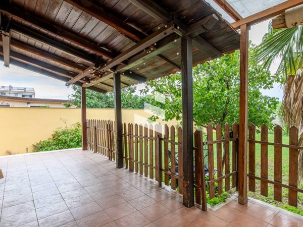 appartamento in vendita a Roma in zona Acilia